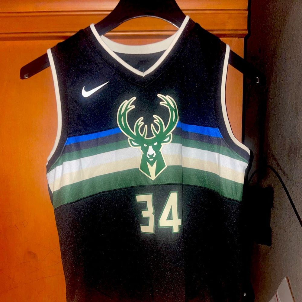 Milwaukee Bucks NBA Kids Jersey Boy (14-16)